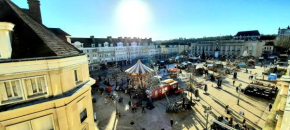 F2 avec sauna, vue d'exception place de la mairie